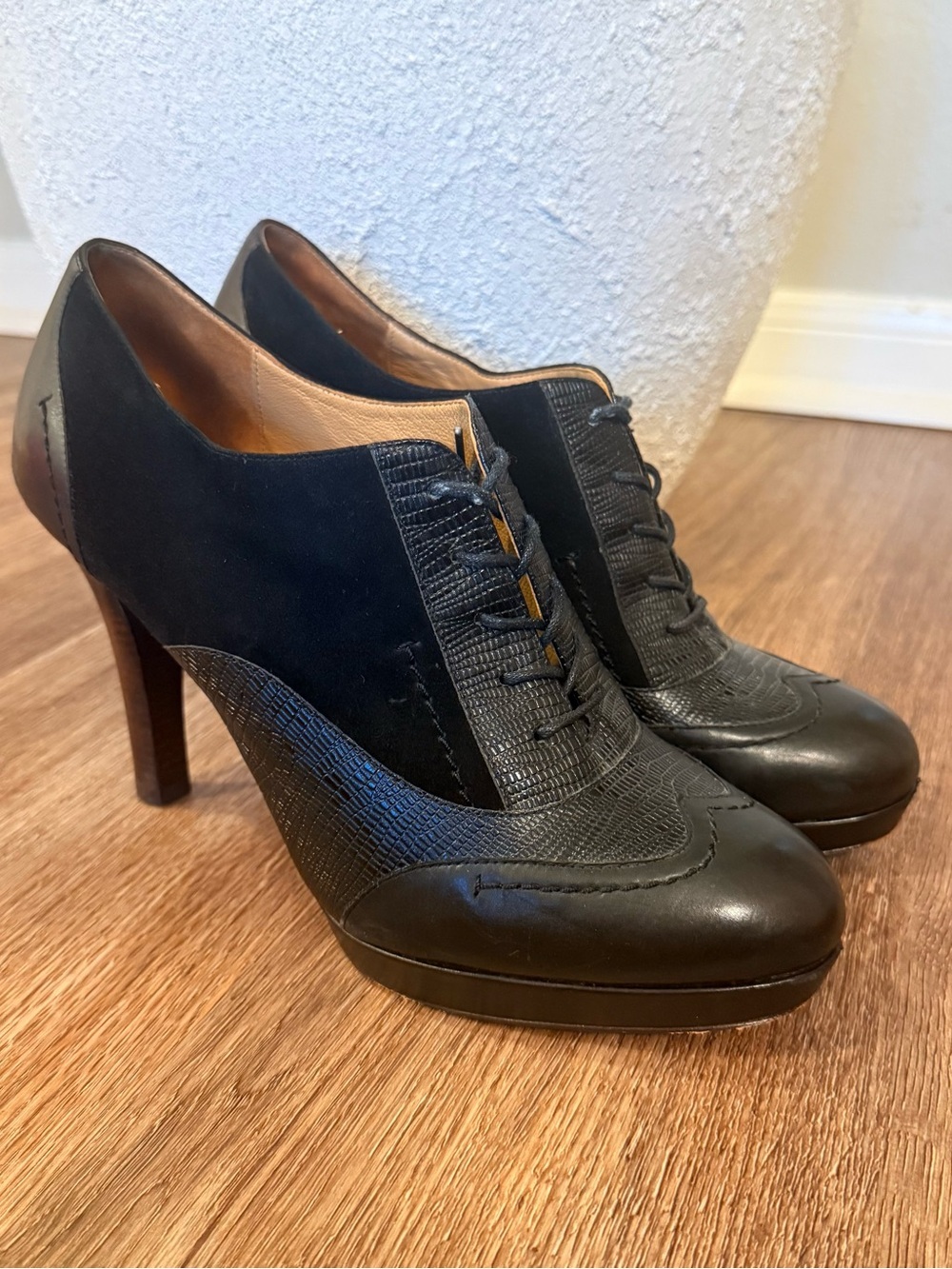 BROOKS BROTHERS Leather Lace-Up Bootie Wingtip Black Suede Classic Women’s Sz 10